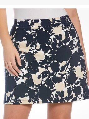 Rafaella Comfort stretch pull-on skort size L